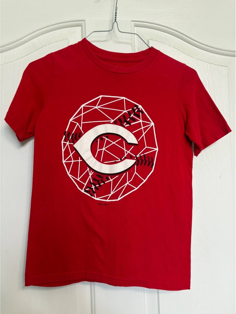 Boys small Cincinnati Reds Baseball Tshirt